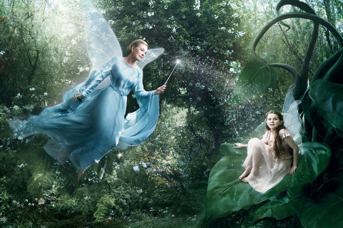 Julie-Andrews-Abigail-Breslin-as-the-Blue-Fairy-and-Fira-Disney-Characters-Fashion-Design-Weeks