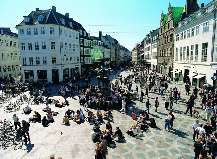Stroget-Copenhagen-top-shopping-streets-in-the-world-fashion-design-weeks