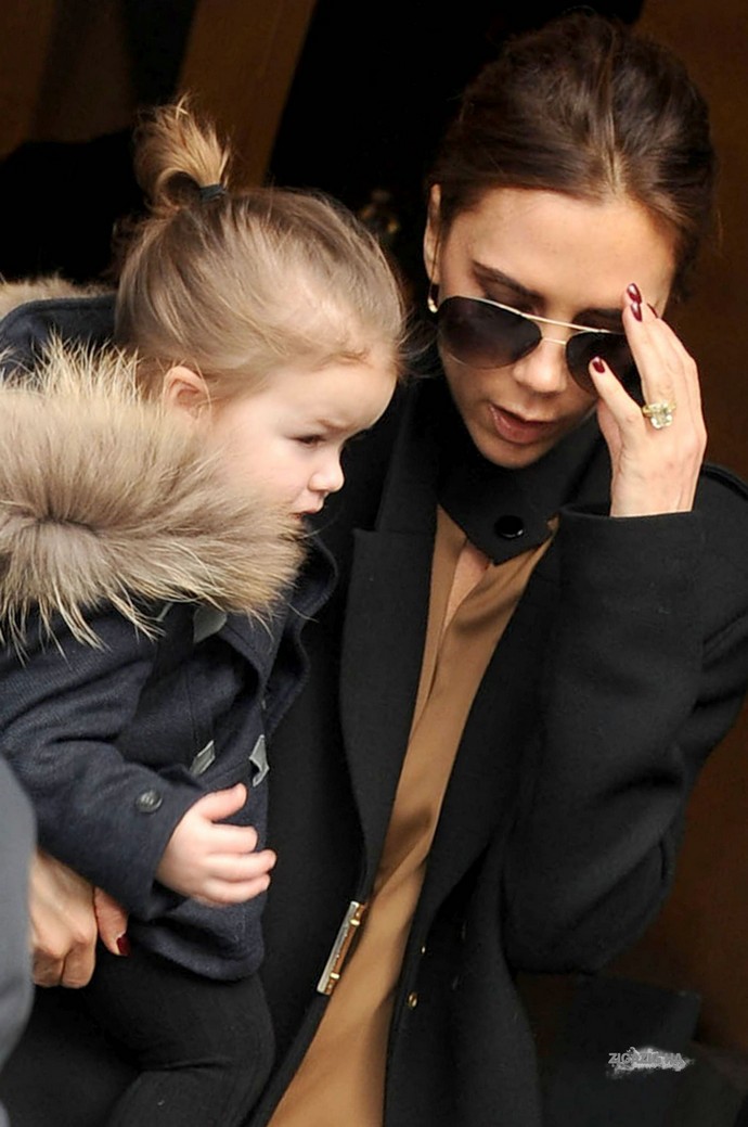 Top-10-Celebrity-Mothers-and-Daughters-Victoria-Beckham-and-Harper-Fashion-Design-Weeks