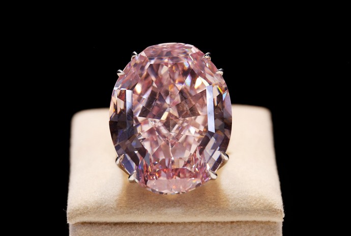 Top-10-most-expensive-jewelry-in-the-world-Pink-Star-Diamond-Fashion-Design-Weeks