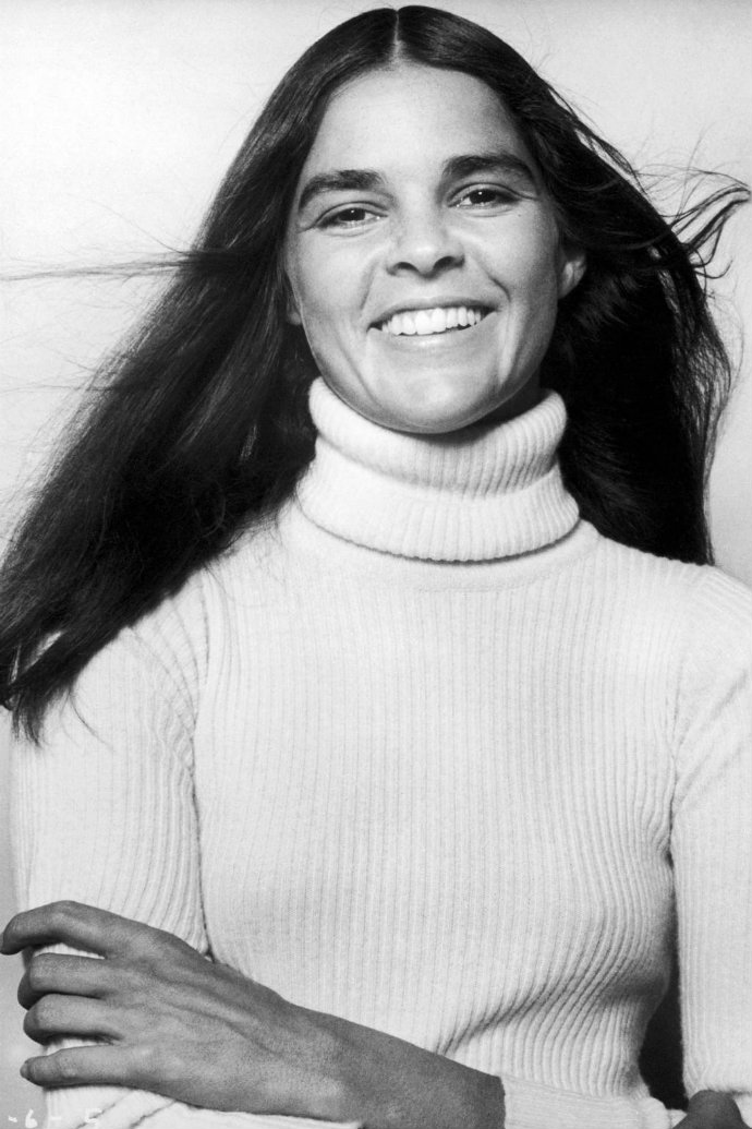 The-most-10-Iconic-Celebrity-Eyebrows-Ali-Macgraw-Fashion-Design-Weeks