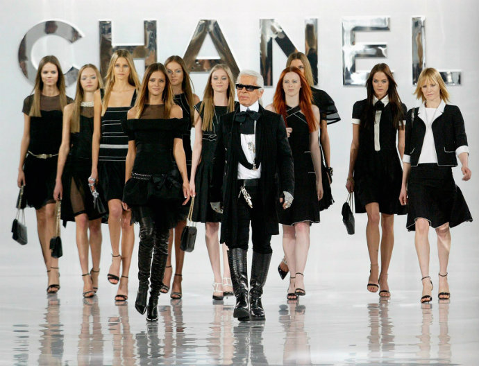 Fashion-Design-Weeks-Karl-Lagerfeld-The-face-behind-Chanel