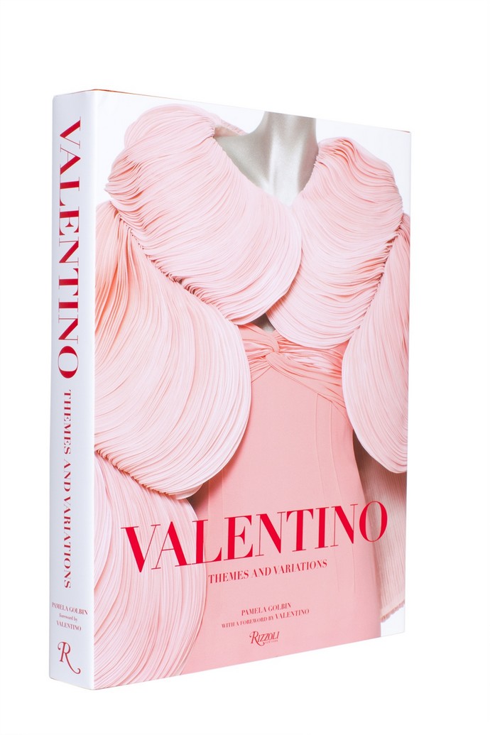 Top-Fashion-Designers-Books-Valentino-Themes-and-Variations