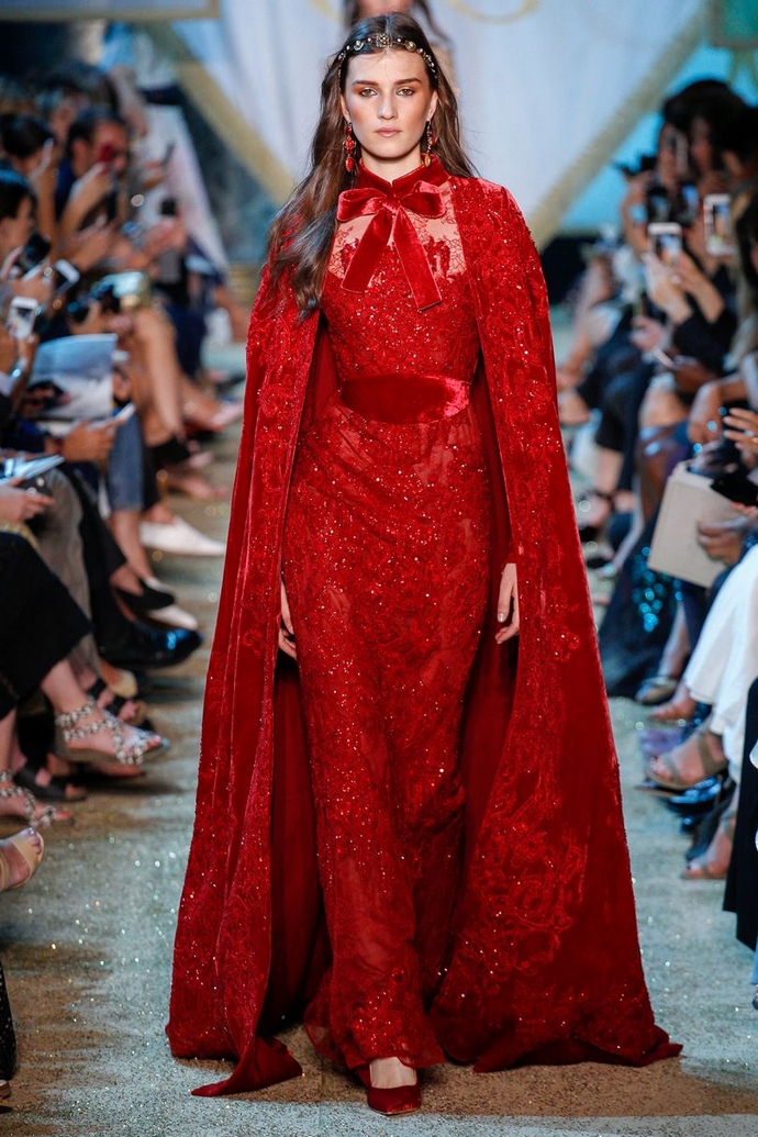 20 Amazing Looks From Elie Saab Autumn Winter 2017 Couture Collection ➤ To see more news about fashion visit us at www.fashiondesignweeks.com #fashiontrends #fashiontips #celebritystyle #elisabethmoments #fashiondesigners @fashiondesignweeks @elisabethmoments