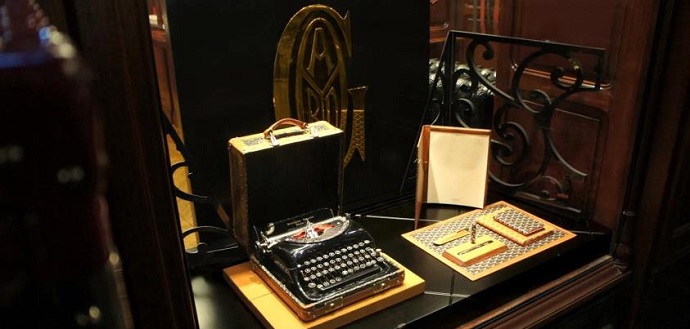 Meet The World's Most Elusive Luxury Brand Goyard ➤ To see more news about fashion visit us at www.fashiondesignweeks.com #fashiontrends #fashiontips #celebritystyle #elisabethmoments #fashiondesigners @fashiondesignweeks @elisabethmoments