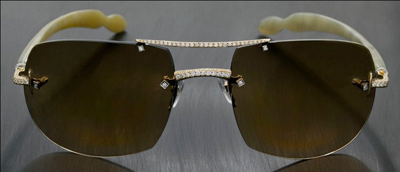 Be Amazed By The Top 10 Most Expensive Sunglasses In The World ➤ To see more news about fashion visit us at www.fashiondesignweeks.com #fashiontrends #fashiontips #celebritystyle #elisabethmoments #fashiondesigners @fashiondesignweeks @elisabethmoments