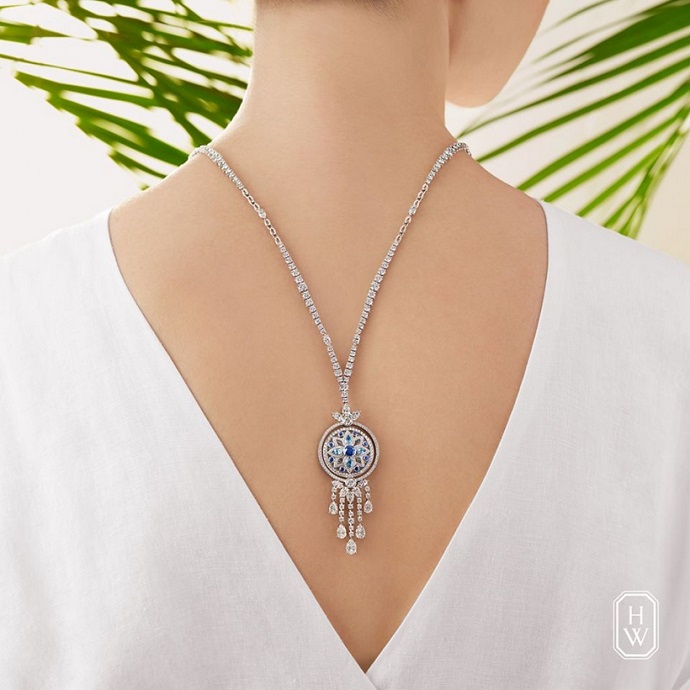 Meet This New High Jewelry Collection Secrets By Harry Winston ➤ To see more news about fashion visit us at www.fashiondesignweeks.com #fashiontrends #fashiontips #celebritystyle #elisabethmoments #fashiondesigners @fashiondesignweeks @elisabethmoments