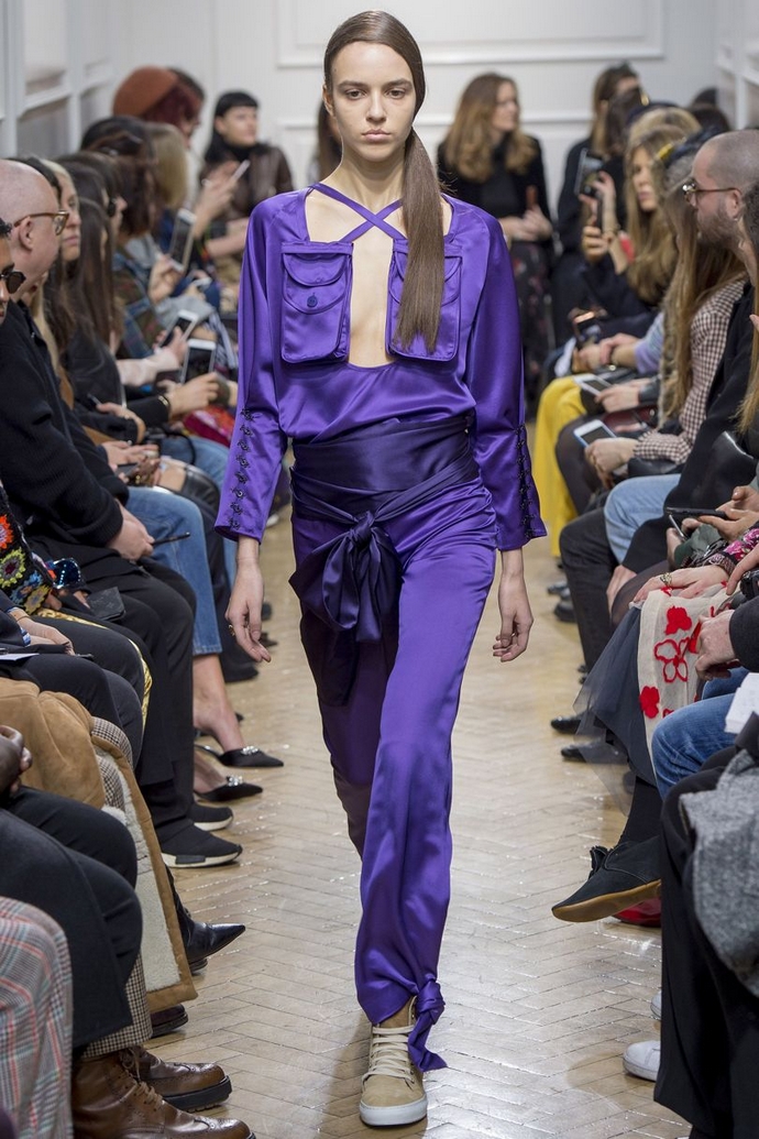 Pantone Honours Princes' Purple Rain With 'Love Symbol No.2' ➤ To see more news about fashion visit us at www.fashiondesignweeks.com #fashiontrends #fashiontips #celebritystyle #elisabethmoments #fashiondesigners @fashiondesignweeks @elisabethmoments
