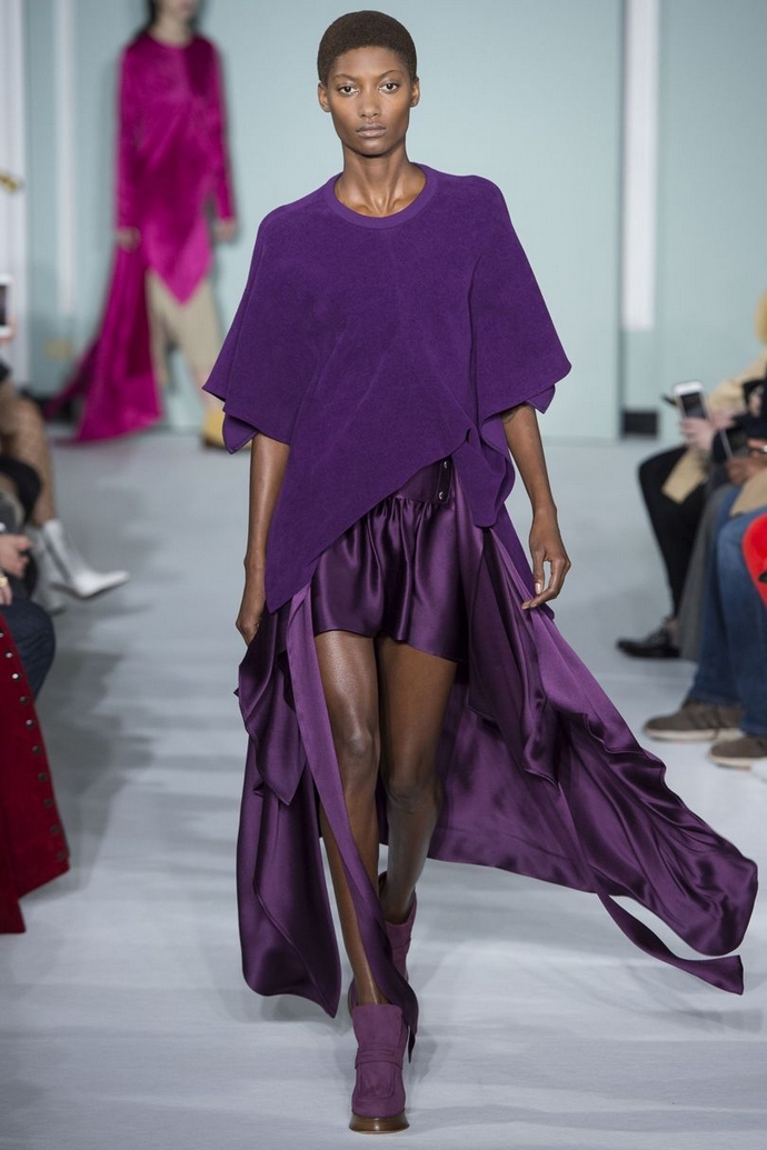 Pantone Honours Princes' Purple Rain With 'Love Symbol No.2' ➤ To see more news about fashion visit us at www.fashiondesignweeks.com #fashiontrends #fashiontips #celebritystyle #elisabethmoments #fashiondesigners @fashiondesignweeks @elisabethmoments