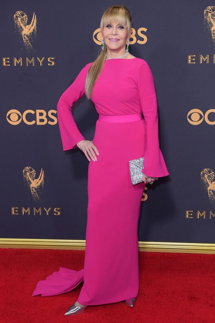 Be Inspired By The Best Looks From The Primetime Emmy Awards 2017 ➤ To see more news about fashion visit us at www.fashiondesignweeks.com #fashiontrends #fashiontips #celebritystyle #elisabethmoments #fashiondesigners @fashiondesignweeks @elisabethmoments