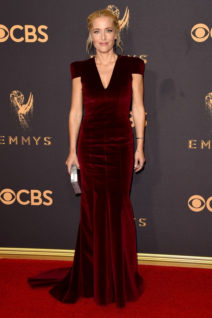 Be Inspired By The Best Looks From The Emmy Awards 2017 ➤ To see more news about fashion visit us at www.fashiondesignweeks.com #fashiontrends #fashiontips #celebritystyle #elisabethmoments #fashiondesigners @fashiondesignweeks @elisabethmoments